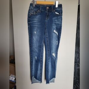 Seven7 Cropped Distressed Jeans in Blue, Size 4 (26x26)